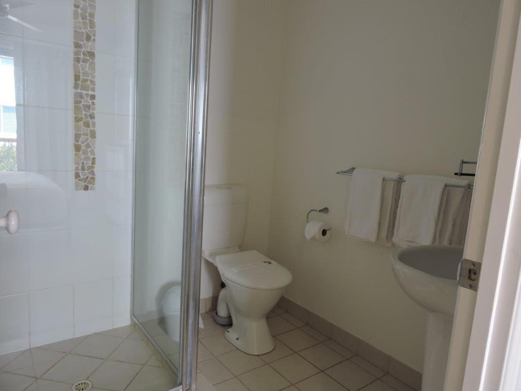 Koola Beach Apartments Bargara Esterno foto
