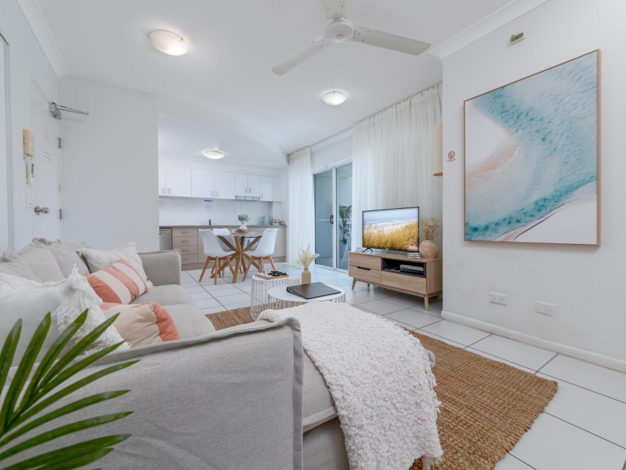 Koola Beach Apartments Bargara Esterno foto