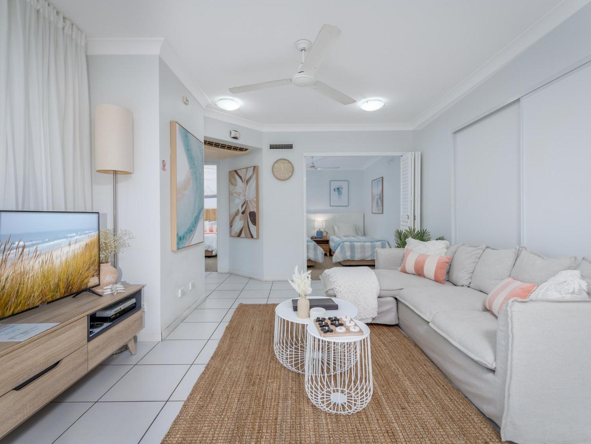 Koola Beach Apartments Bargara Esterno foto