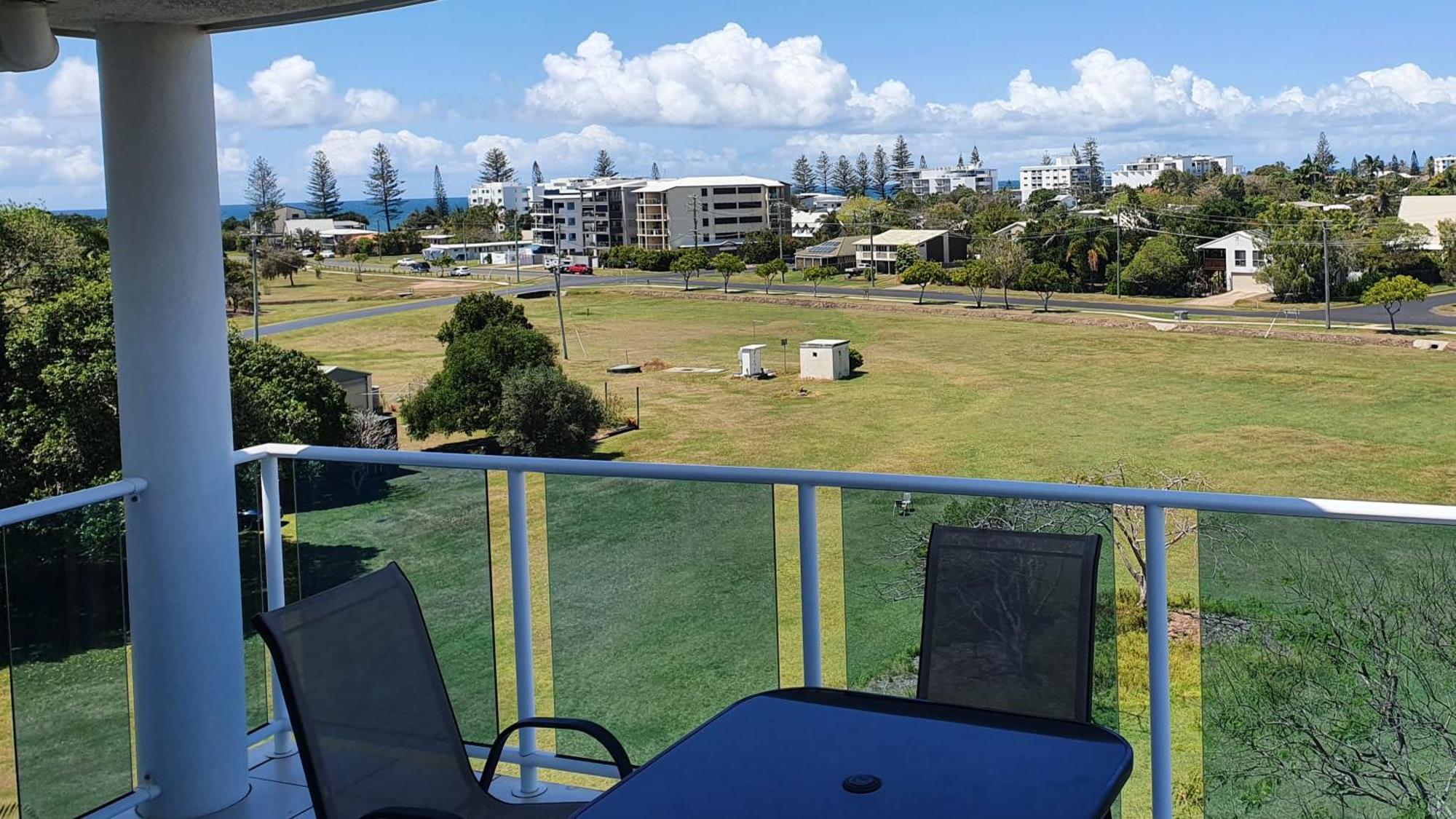 Koola Beach Apartments Bargara Esterno foto