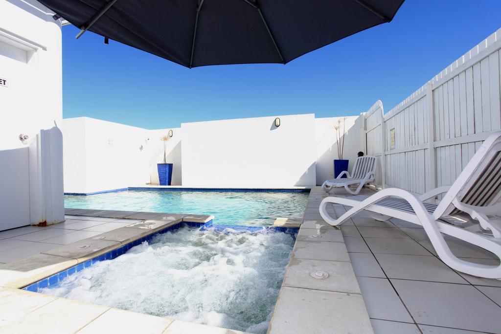 Koola Beach Apartments Bargara Esterno foto