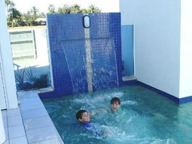 Koola Beach Apartments Bargara Esterno foto