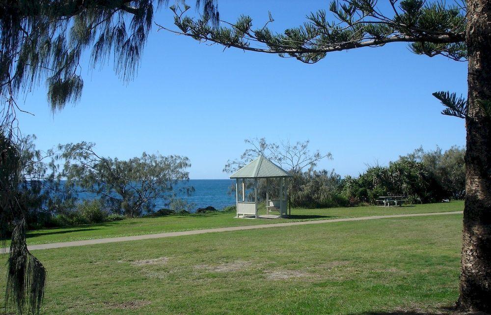 Koola Beach Apartments Bargara Esterno foto
